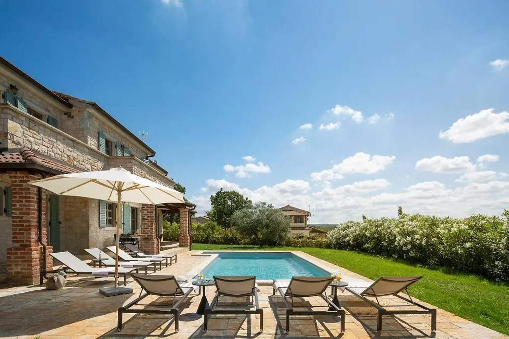Rustic Villa Ruta With A Pool In Istria Sveti Lovreč Pazenatički 0*,  Croatie